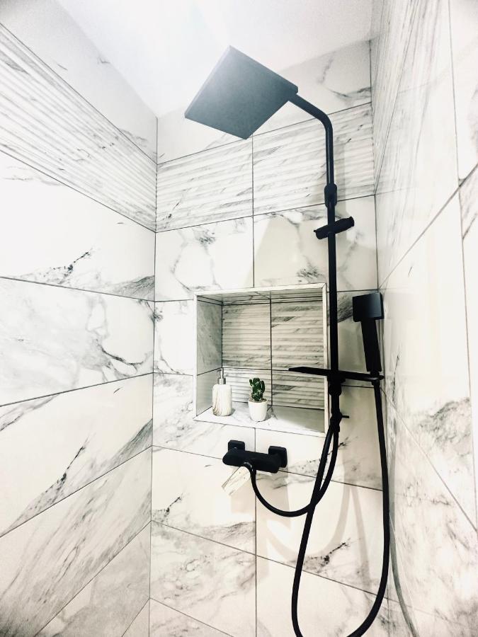 Stay Inn Central Brasov Ap 4 Bagian luar foto