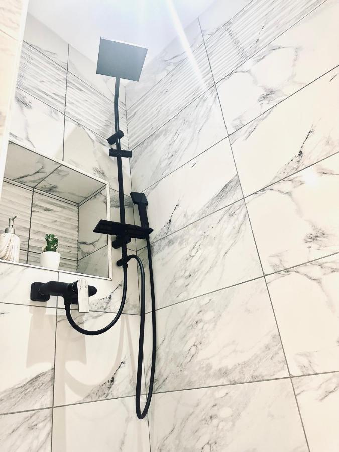 Stay Inn Central Brasov Ap 4 Bagian luar foto